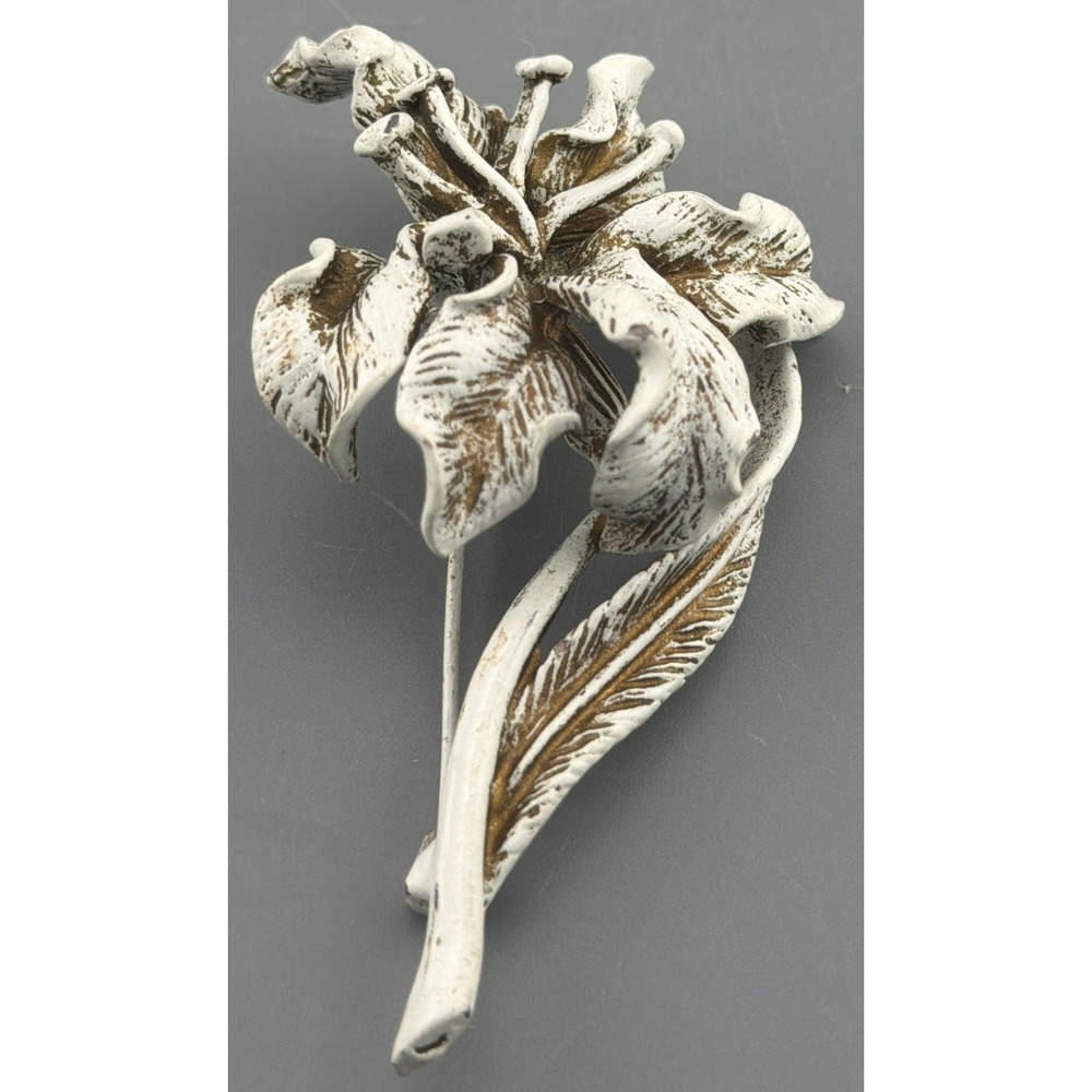 Vintage HAR Floral Brooch White Enamel Gold Tone Accents Signed 2.75"